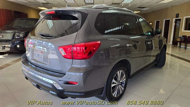 Used 2019 Nissan Pathfinder S FWD image 4