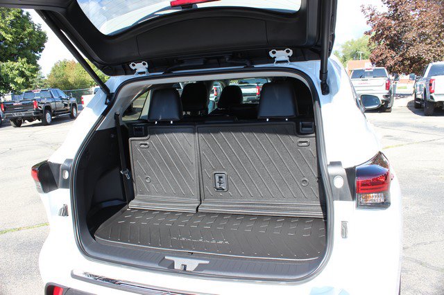 Used 2026 Toyota Highlander XLE AWD/4WD image 14