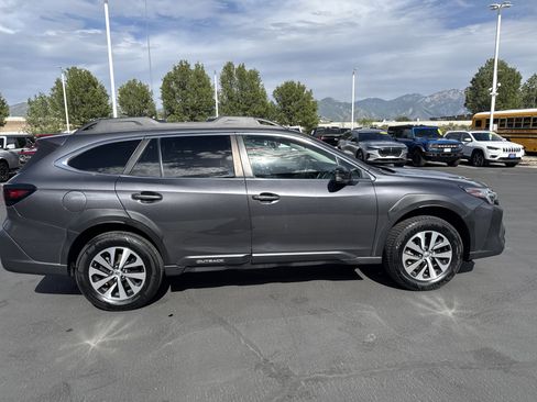 Used 2023 Subaru Outback Premium AWD/4WD image 6