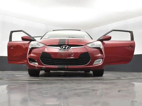 Used 2013 Hyundai Veloster w/ Style Pkg FWD image 11