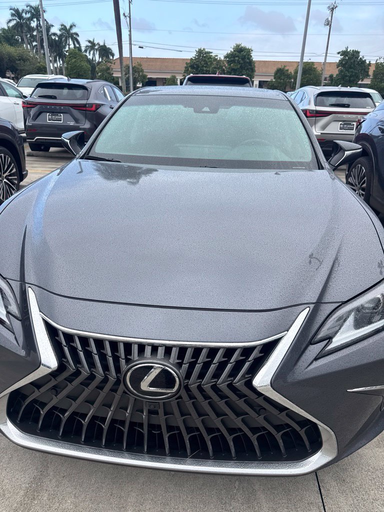 Used 2024 Lexus ES 300h w/ Technology Package FWD image 5