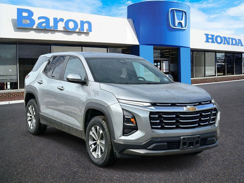 Used 2025 Chevrolet Equinox LT image 1