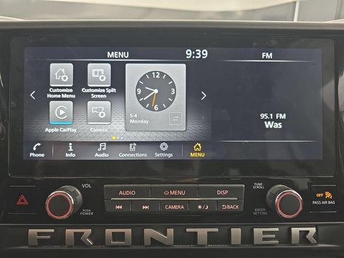 Used 2025 Nissan Frontier SV RWD image 31