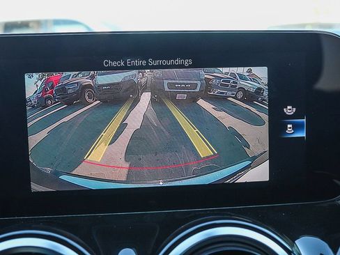 Used 2023 Mercedes-Benz GLB 250 4MATIC image 21