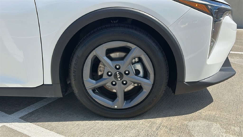 Used 2025 Kia K4 FWD image 15