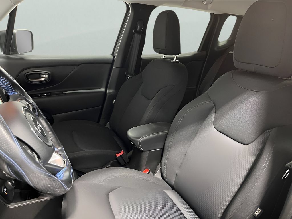 Used 2023 Jeep Renegade Latitude AWD/4WD image 11