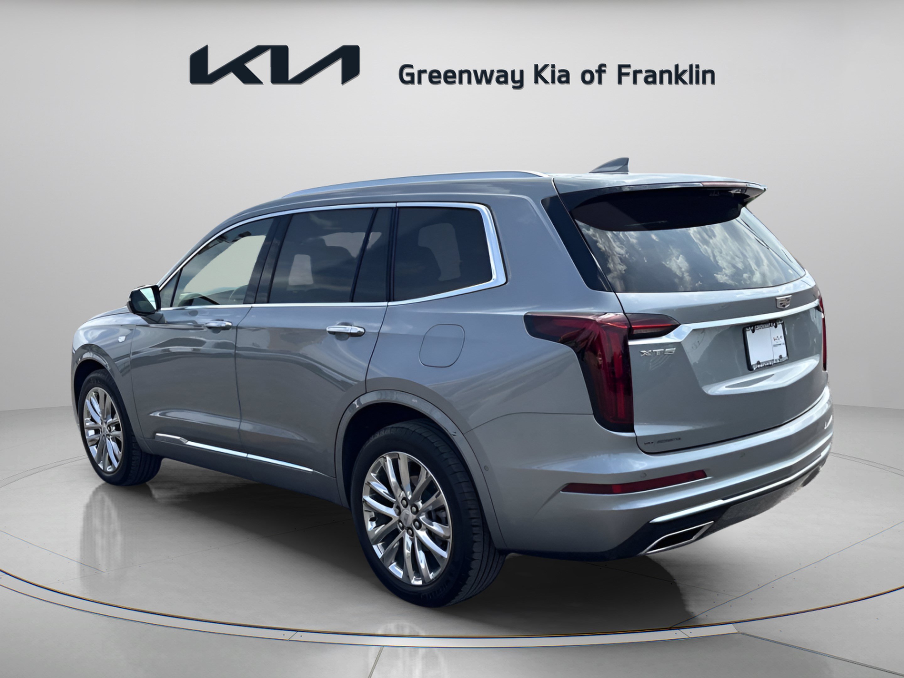 Used 2023 Cadillac XT6 Premium Luxury w/ Platinum Package FWD image 5