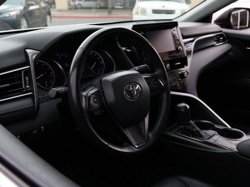 Used 2024 Toyota Camry SE image 14