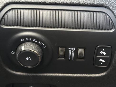 Used 2024 Jeep Wagoneer L Series II w/ Flexible Seating Group AWD/4WD image 33