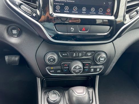 Used 2020 Jeep Cherokee Limited AWD/4WD image 24