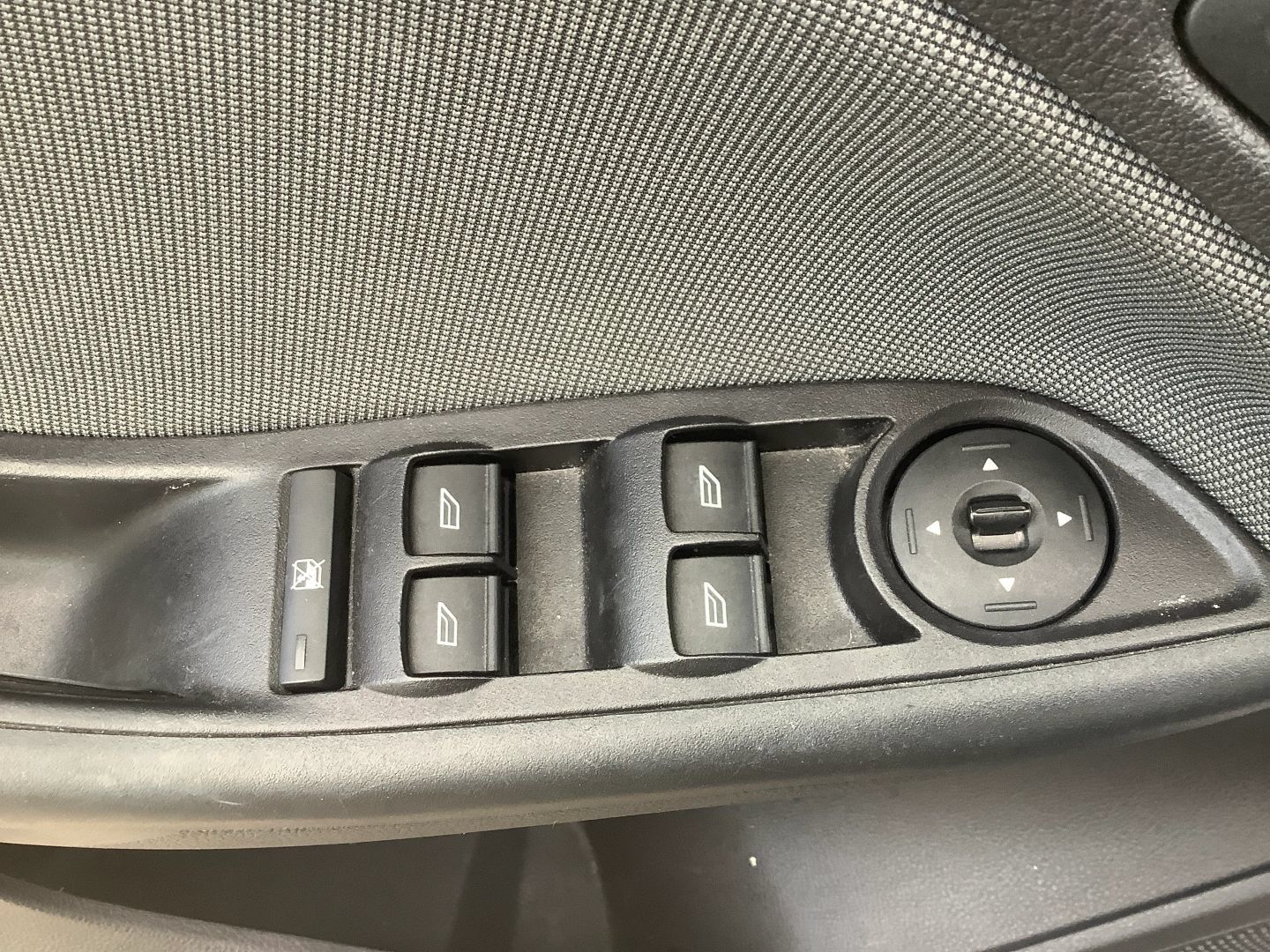 Used 2012 Ford Focus SE FWD image 25