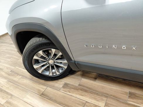 Used 2025 Chevrolet Equinox LT AWD/4WD image 12