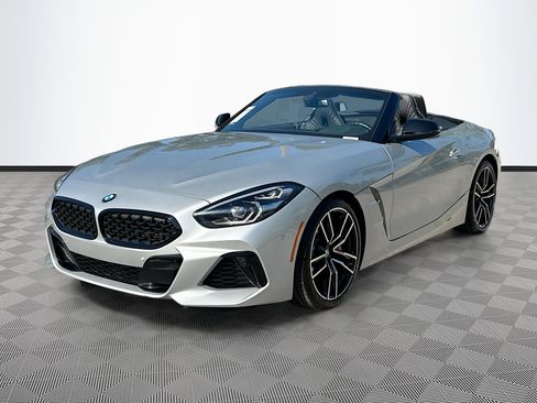 Used 2022 BMW Z4 M40i w/ Premium Package image 3