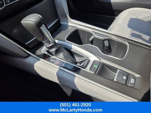 Used 2018 Honda Accord EX image 29
