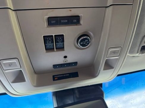 Used 2016 Chevrolet Suburban LT AWD/4WD image 30