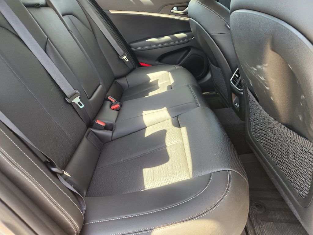 New 2026 Genesis G70 2.5T RWD image 32