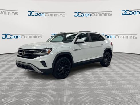 Used 2022 Volkswagen Atlas Cross Sport SE FWD image 4
