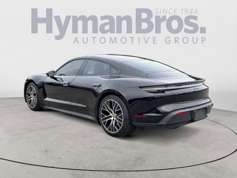 Used 2022 Porsche Taycan image 5
