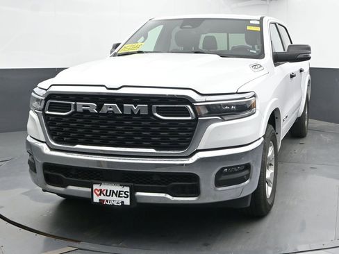 Used 2025 RAM 1500 Big Horn AWD/4WD image 4