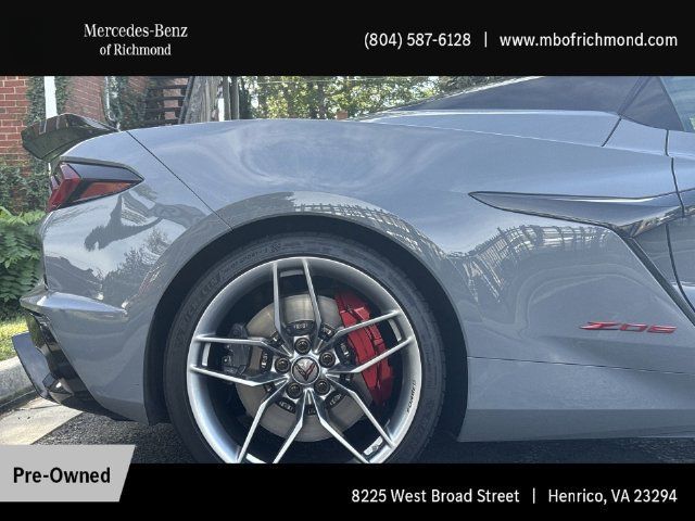 Used 2025 Chevrolet Corvette Z06 RWD image 17