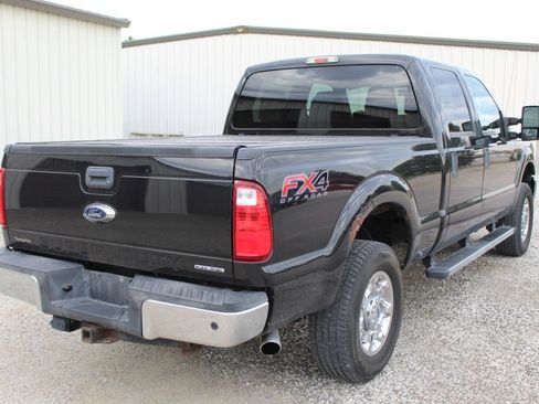 Used 2015 Ford F250 XLT w/ XLT Premium Package AWD/4WD image 6