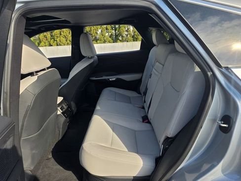 Used 2024 Lexus RX 350h image 17