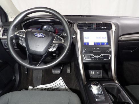 Used 2020 Ford Fusion SE FWD image 10