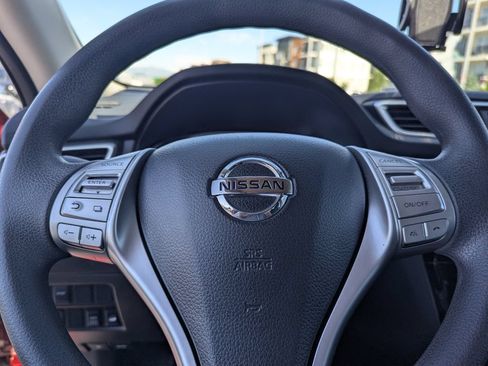 Used 2014 Nissan Rogue SV AWD/4WD image 21