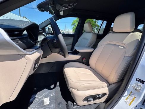 New 2026 Jeep Grand Cherokee Limited AWD/4WD image 13