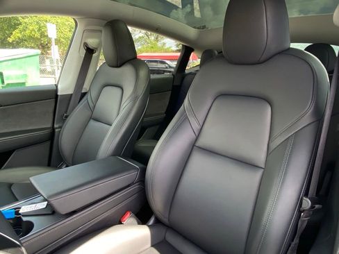Used 2024 Tesla Model Y Performance AWD/4WD image 4