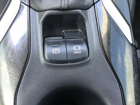 Used 2021 Toyota Corolla LE image 23