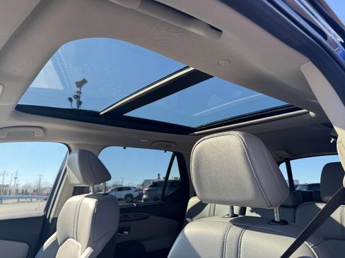 Certified 2023 Honda Pilot Touring image 19