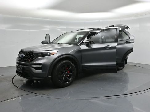 Certified 2021 Ford Explorer ST w/ Equipment Group 401A AWD/4WD image 30