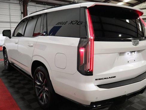 Used 2023 Cadillac Escalade Sport w/ Touring Package AWD/4WD image 25