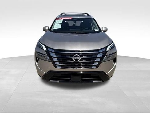 Used 2025 Nissan Rogue Platinum AWD/4WD image 3