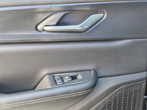 Used 2024 Jeep Grand Cherokee Laredo image 24