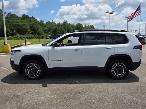 Used 2026 Jeep Cherokee Limited AWD/4WD image 4