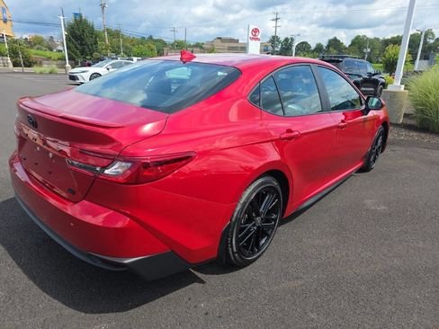 Used 2025 Toyota Camry SE FWD image 7