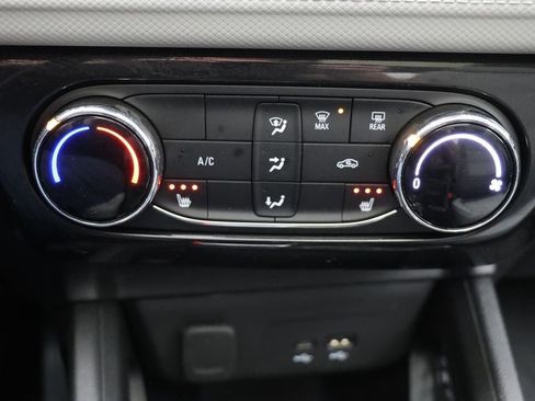 Used 2025 Chevrolet TrailBlazer LT w/ LT Cold Weather Package image 25