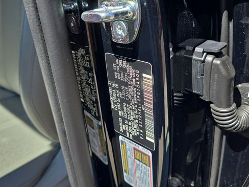 Certified 2023 Kia Sorento EX image 34