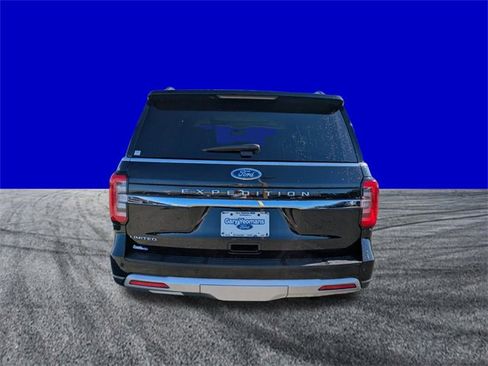 Certified 2023 Ford Expedition Limited image 5