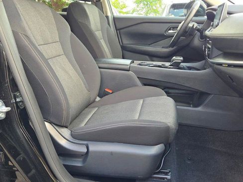 Used 2025 Nissan Rogue SV AWD/4WD image 5