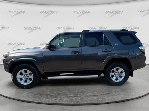 Used 2021 Toyota 4Runner SR5 Premium w/ Moonroof Package AWD/4WD image 4