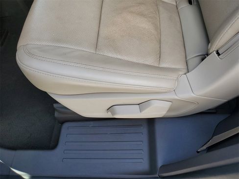 Used 2020 Lincoln Aviator Reserve image 13