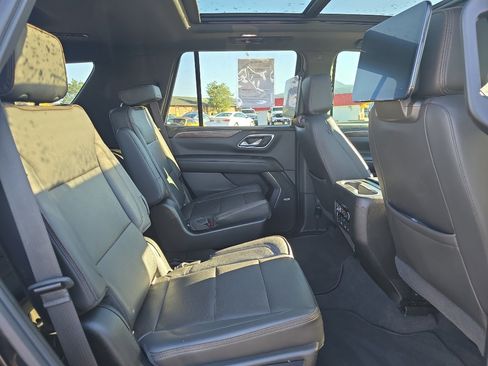 Used 2021 Chevrolet Tahoe High Country w/ Premium Package image 28