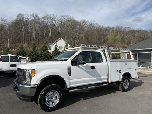 Used 2017 Ford F350 XL image 3