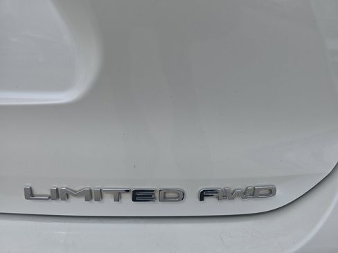 Used 2021 Toyota Highlander Limited image 9