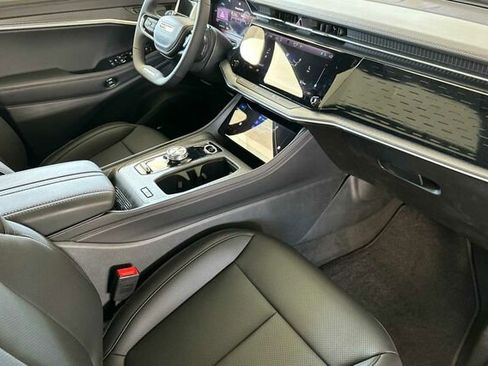 New 2025 Jeep Wagoneer S Limited image 12