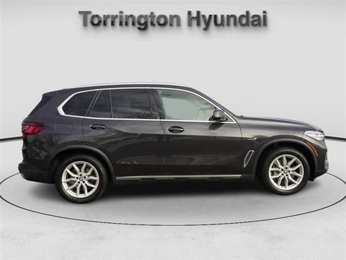 Used 2022 BMW X5 xDrive45e w/ Executive Package image 8
