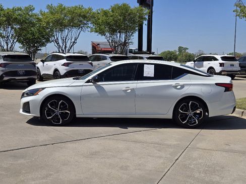 Used 2024 Nissan Altima 2.5 SR image 12